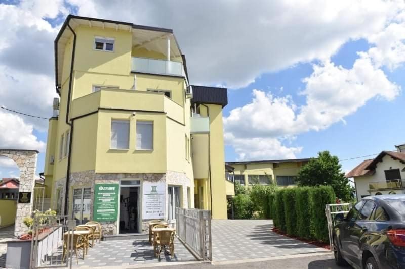 Gold Apartmani Kozarac Exterior photo